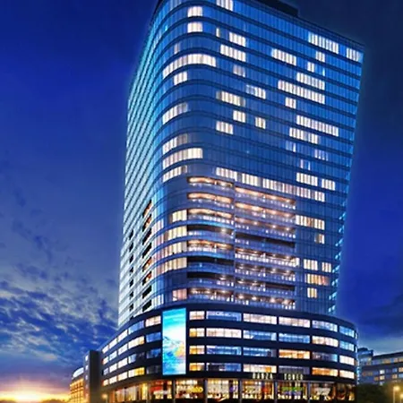 Hanza Tower Black 20 & Pool & Jacuzzi