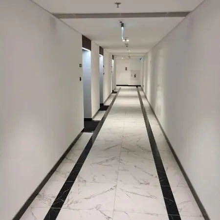 Hanza Tower Black 20 & Pool & Jacuzzi Appartement *
